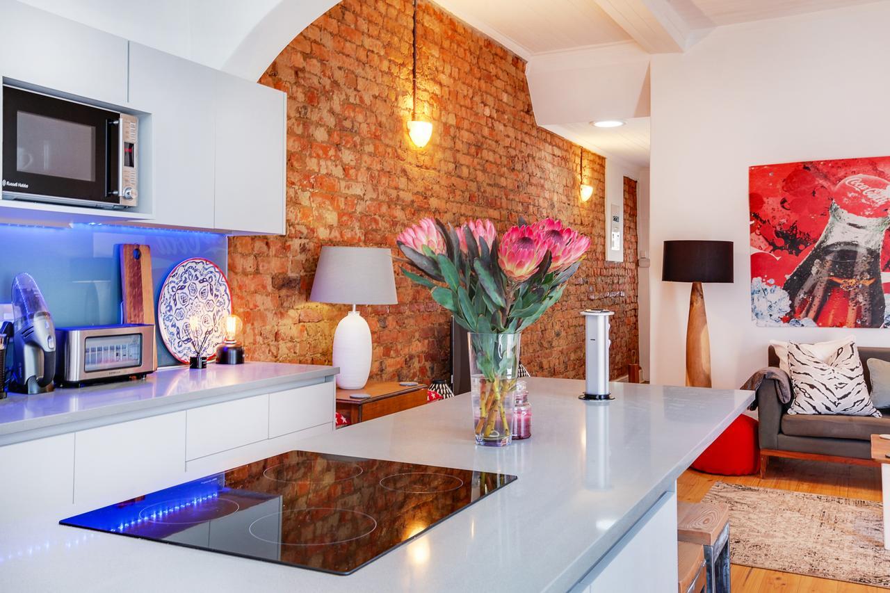 Backup-Powered Art Deco Cottage In De Waterkant เคปทาวน์ ภายนอก รูปภาพ